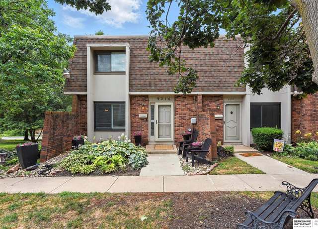 Property at 9216 V Plz, Omaha, NE 68127, 3 beds, 2.5 baths