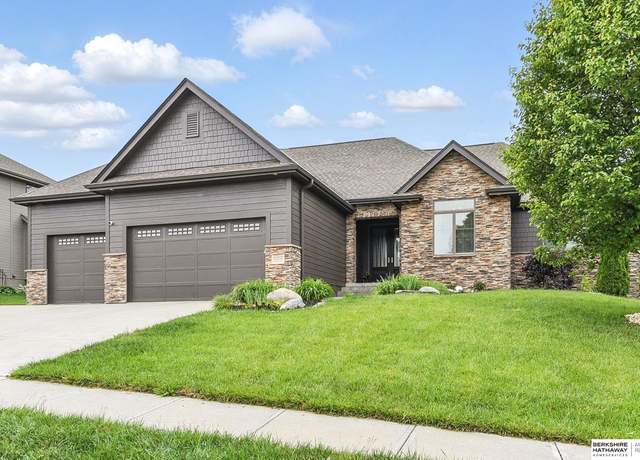 Property at 10218 Spyglass Dr, Omaha, NE 68136, 4 beds, 3 baths