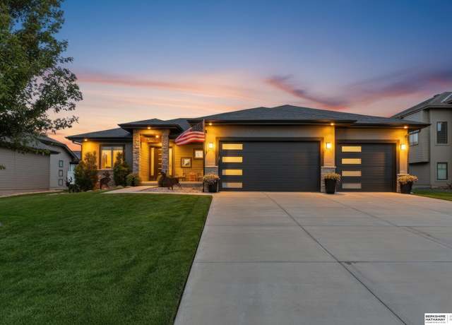 Property at 6703 S 209th St, Elkhorn, NE 68022, 4 beds, 3 baths