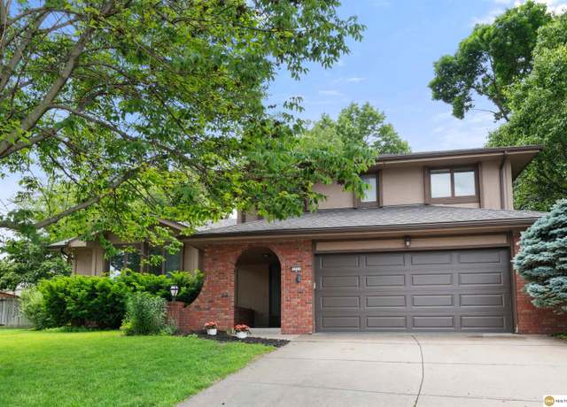 Property at 1723 S 167 Avenue Circle, Omaha, NE 68132, 4 beds, 3.5 baths
