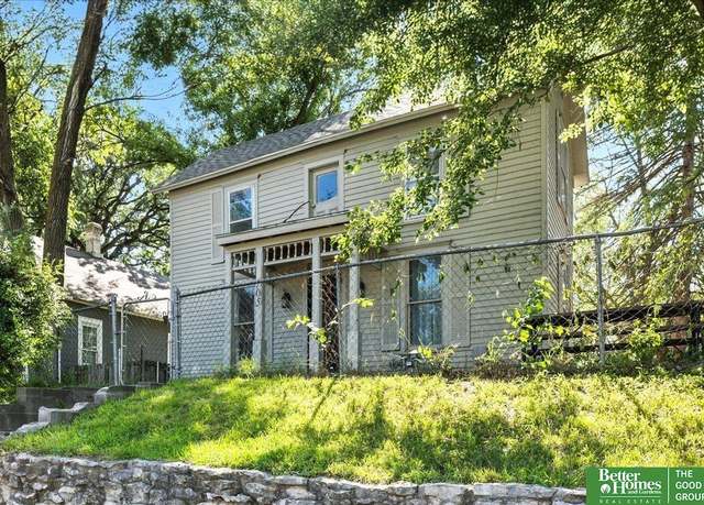 Property at 705 S 1st St, Plattsmouth, NE 68048, 3 beds, 1 bath