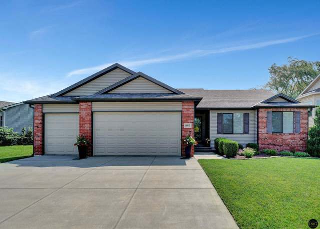 Property at 6815 Chandon Dr, Lincoln, NE 68526, 4 beds, 3 baths