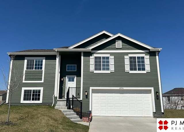 Property at 14914 Leeman Cir, Bennington, NE 68007, 3 beds, 2.5 baths