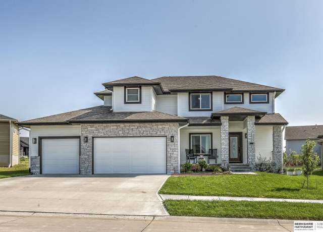 Property at 12111 S 207 St, Gretna, NE 68028, 5 beds, 3.5 baths