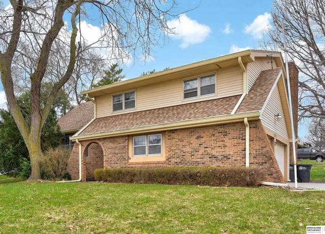 Property at 1206 S 137th Ave, Omaha, NE 68144, 4 beds, 2.5 baths