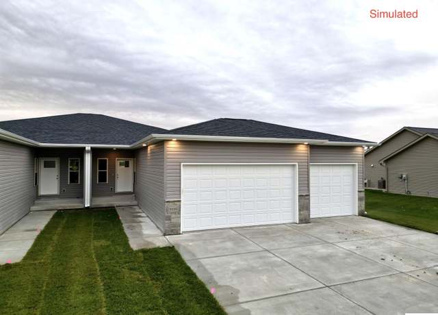 Property at 907 W Nobes Rd, York, NE 68467, 4 beds, 3 baths