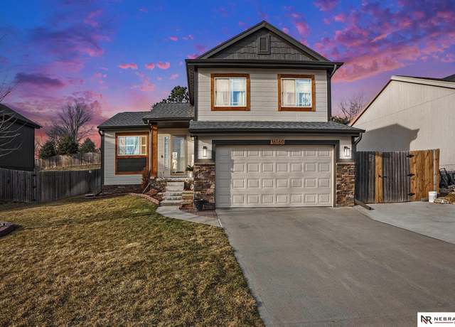 Property at 16160 Sunflower St, Bennington, NE 68007, 3 beds, 2.5 baths