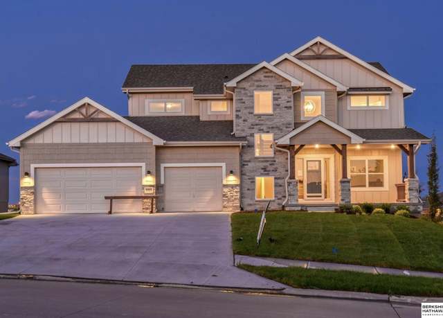 Property at 19973 Washington St, Omaha, NE 68135, 5 beds, 3.5 baths