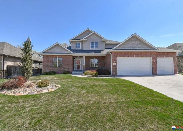 Property at 6620 Granite Ridge Ct, Lincoln, NE 68526, 5 beds, 3.5 baths