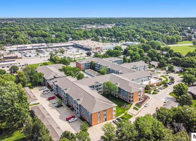 Property at 3001 S 51st Street Court #206, Lincoln, NE 68506, 2 beds, 1 bath