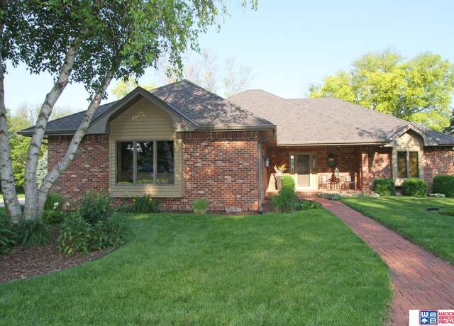 Property at 1313 N 8th St, Seward, NE 68434, 3 beds, 2.5 baths