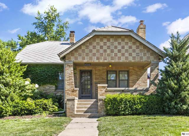 Property at 4332 Walnut St, Omaha, NE 68105, 3 beds, 1 bath