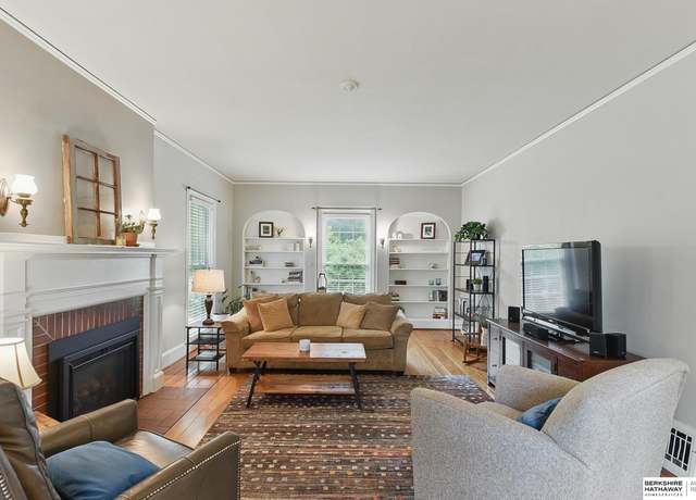 Property at 5119 Hamilton St, Omaha, NE 68132, 5 beds, 2.5 baths