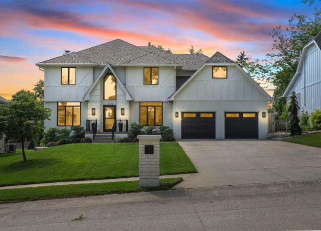 Property at 16325 Oak Cir, Omaha, NE 68130, 4 beds, 3.5 baths