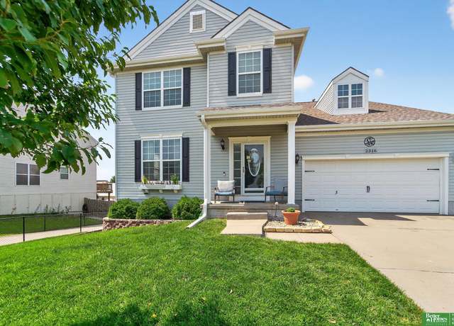 Property at 2316 Quartz Dr, Papillion, NE 68046, 4 beds, 3.5 baths