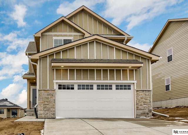 Property at 17543 Potter St, Bennington, NE 68007, 3 beds, 3 baths