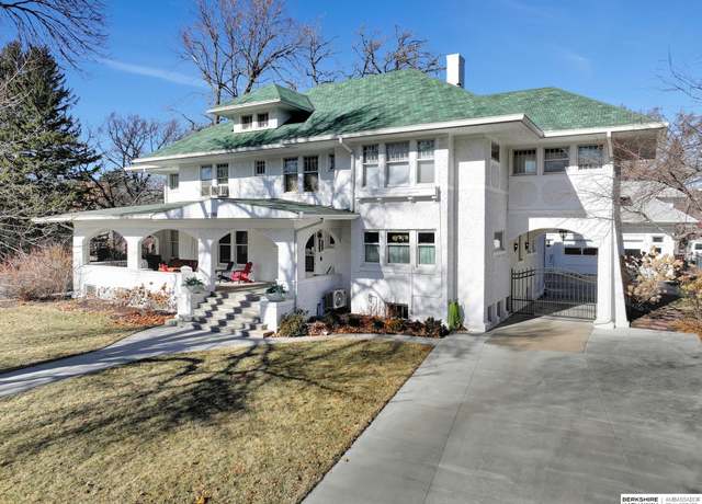 Property at 2110 A St, Lincoln, NE 68502, 5 beds, 6 baths