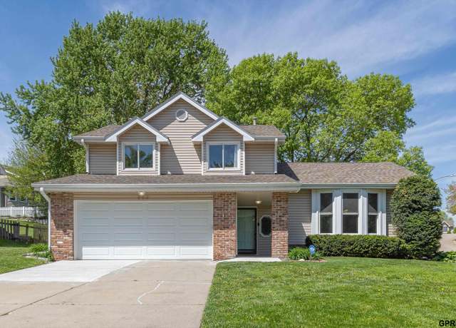 Property at 862 N 154th St, Omaha, NE 68154, 3 beds, 2.5 baths