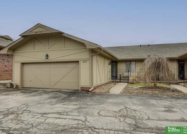 Property at 12121 Y Plz, Omaha, NE 68137, 2 beds, 3 baths
