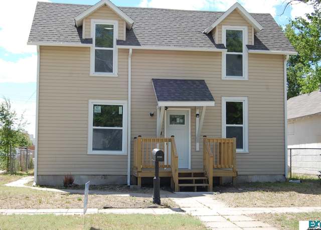 Property at 2112 Ave C Ave, Kearney, NE 68847, 3 beds, 1 bath
