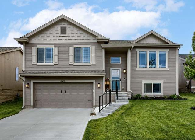 Property at 7817 N 147 Ave, Bennington, NE 68007, 3 beds, 2.5 baths