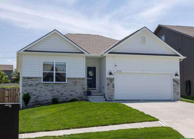 Property at 17717 Ogden St, Omaha, NE 68116, 3 beds, 2 baths