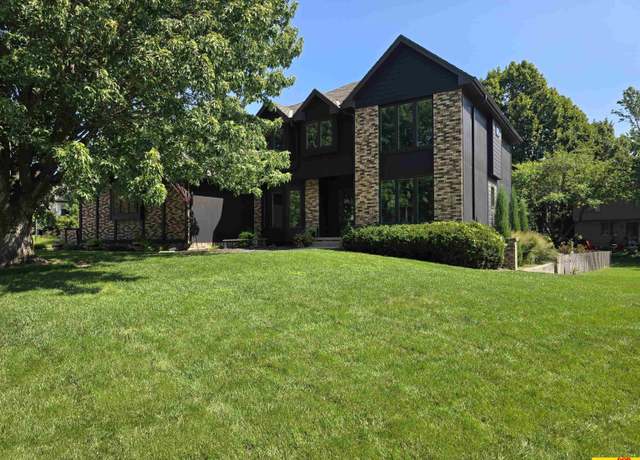 Property at 1325 N 127th Ave, Omaha, NE 68154, 4 beds, 3.5 baths