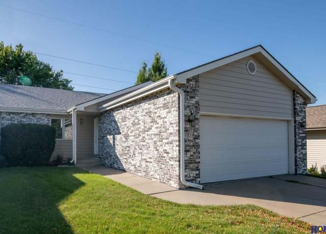 Property at 7714 Ringneck Dr, Lincoln, NE 68506, 3 beds, 3 baths
