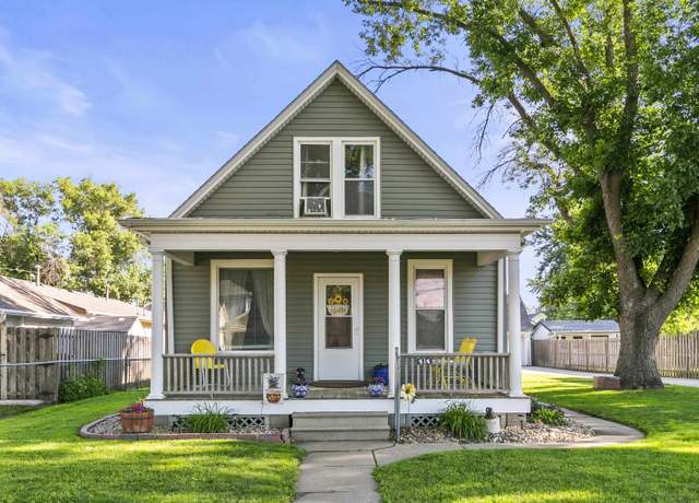 Property at 414 E 14th St, Fremont, NE 68025, 2 beds, 1 bath