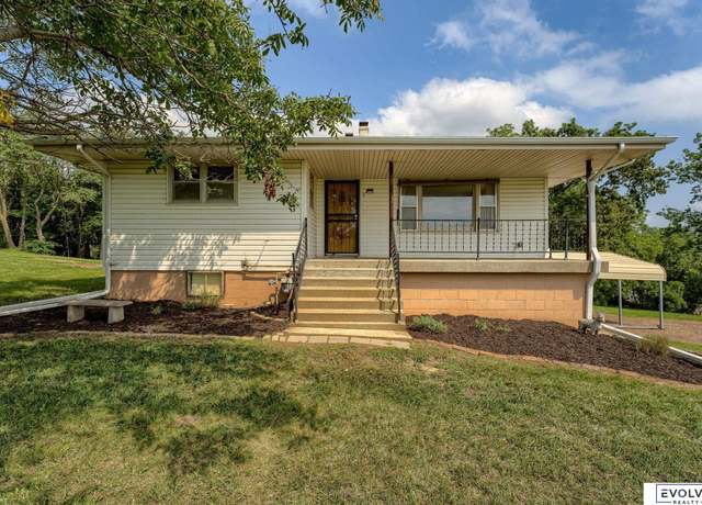 Property at 8609 S 13th St, Bellevue, NE 68147, 2 beds, 2 baths