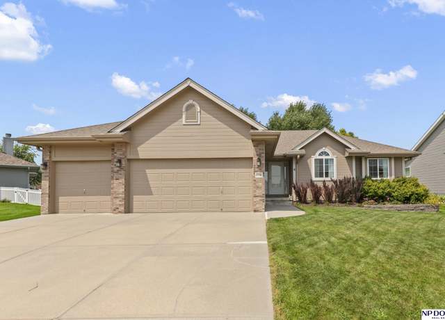 Property at 17206 Joanne Dr, Omaha, NE 68136, 4 beds, 3 baths
