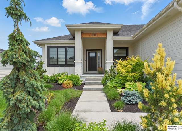 Property at 11511 S 190th St, Gretna, NE 68028, 5 beds, 3 baths