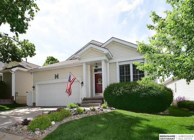 Property at 17207 Hickory Plz, Omaha, NE 68130, 2 beds, 3 baths