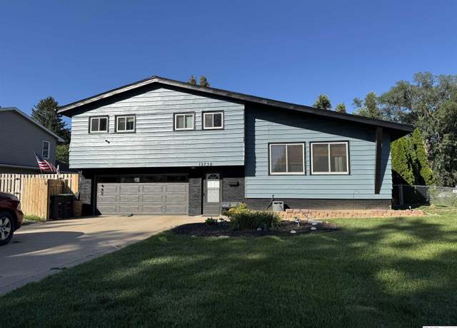 Property at 12736 Weir St, Omaha, NE 68137, 2 beds, 2.5 baths