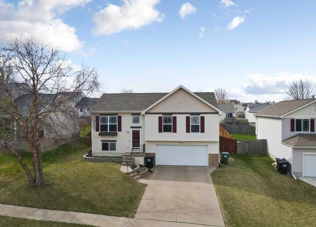 Property at 15827 Cottonwood St, Omaha, NE 68136, 3 beds, 3 baths