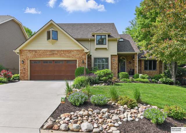 Property at 10321 Washington Dr, Omaha, NE 68127, 4 beds, 3.5 baths