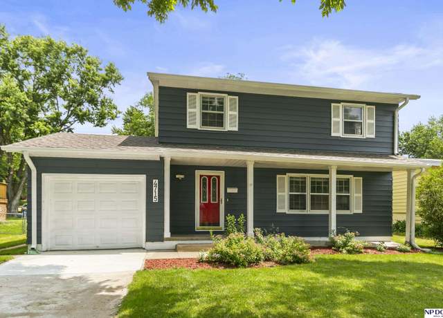 Property at 4715 Parkview Dr, Omaha, NE 68134, 4 beds, 2.5 baths