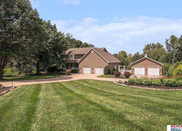 Property at 16660 Sage St, Omaha, NE 68136, 3 beds, 3.5 baths