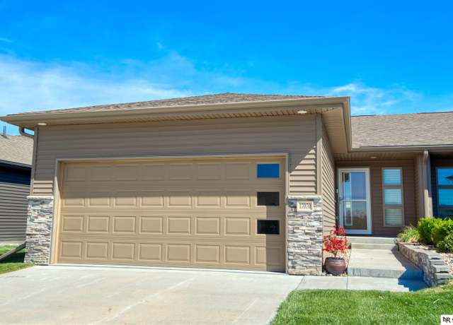 Property at 17070 Nicholas St, Omaha, NE 68118, 3 beds, 3 baths