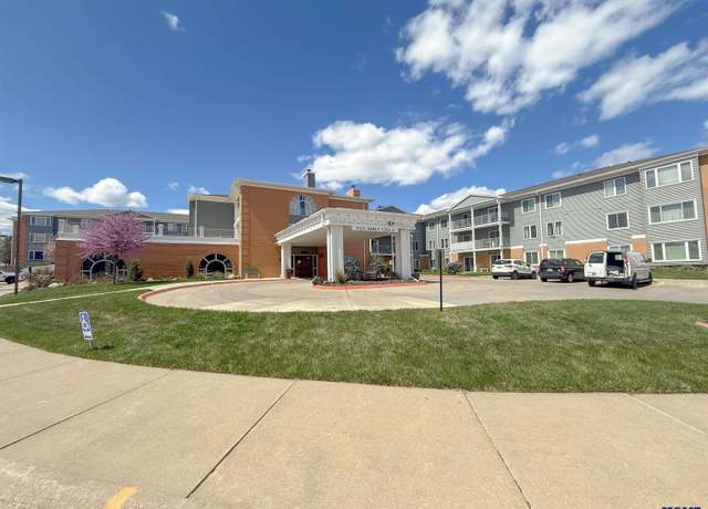 Property at 3001 S 51st Street Court #537, Lincoln, NE 68506, 1 bed, 1 bath