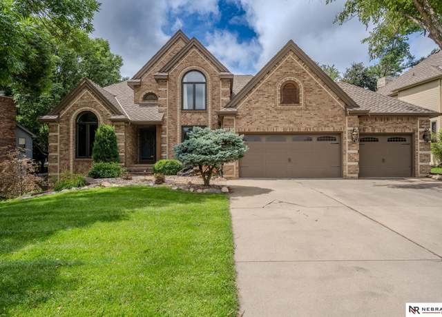Property at 13025 Franklin St, Omaha, NE 68154, 4 beds, 4.5 baths