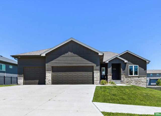 Property at 8169 S 185th St, Omaha, NE 68136, 5 beds, 3 baths