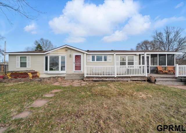 Property at 70 Pickard Ln, Council Bluffs, IA 51501, 3 beds, 2 baths