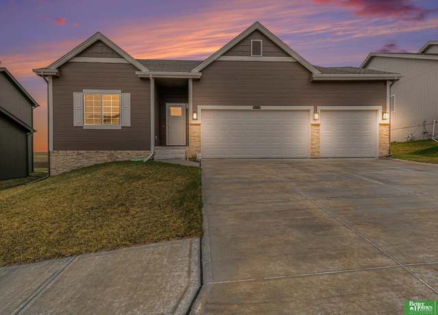 Property at 6004 N 183rd St, Omaha, NE 68022, 3 beds, 2.5 baths