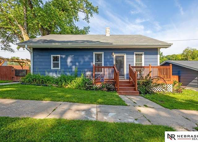 Property at 610 South 10th St, Plattsmouth, NE 68048, 3 beds, 1 bath