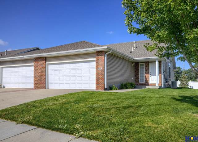Property at 8331 S 85th St, Lincoln, NE 68526, 2 beds, 2 baths