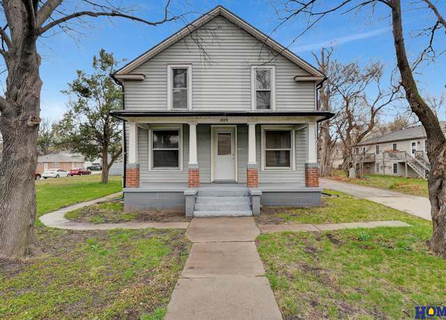 Property at 1809 N 33rd St, Lincoln, NE 68503, 4 beds, 3 baths