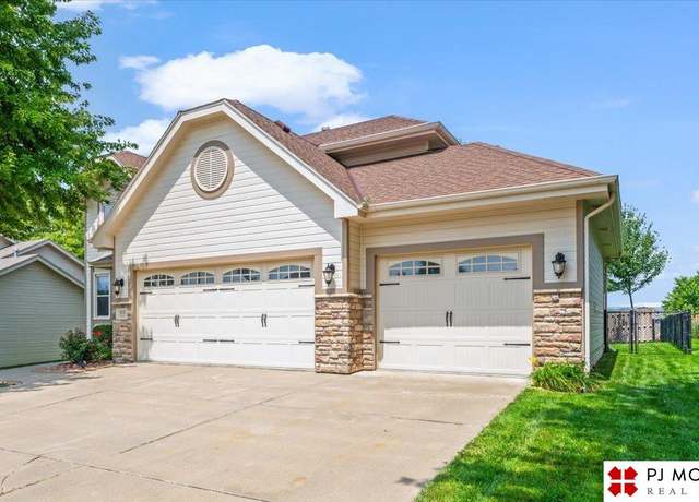 Property at 9930 Idora St, La Vista, NE 68128, 4 beds, 3.5 baths