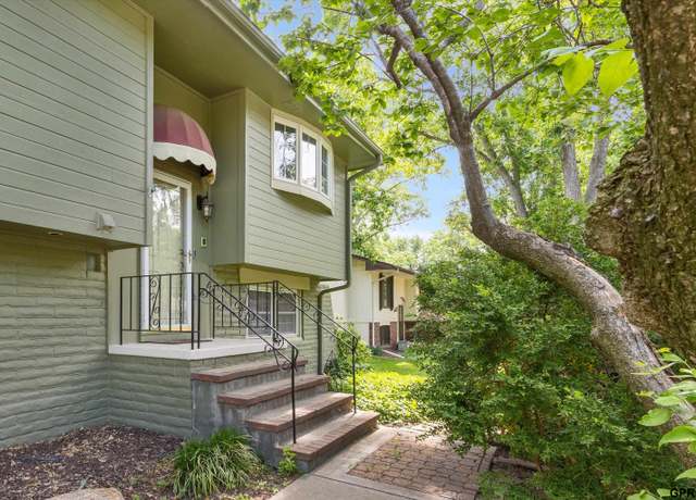 Property at 16272 Wood Dr, Omaha, NE 68130, 3 beds, 2.5 baths