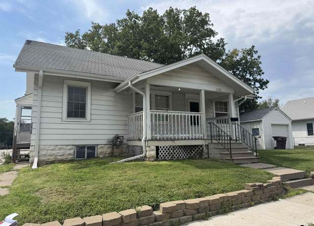 Property at 1121 N 24th St, Lincoln, NE 68503, 2 beds, 1 bath